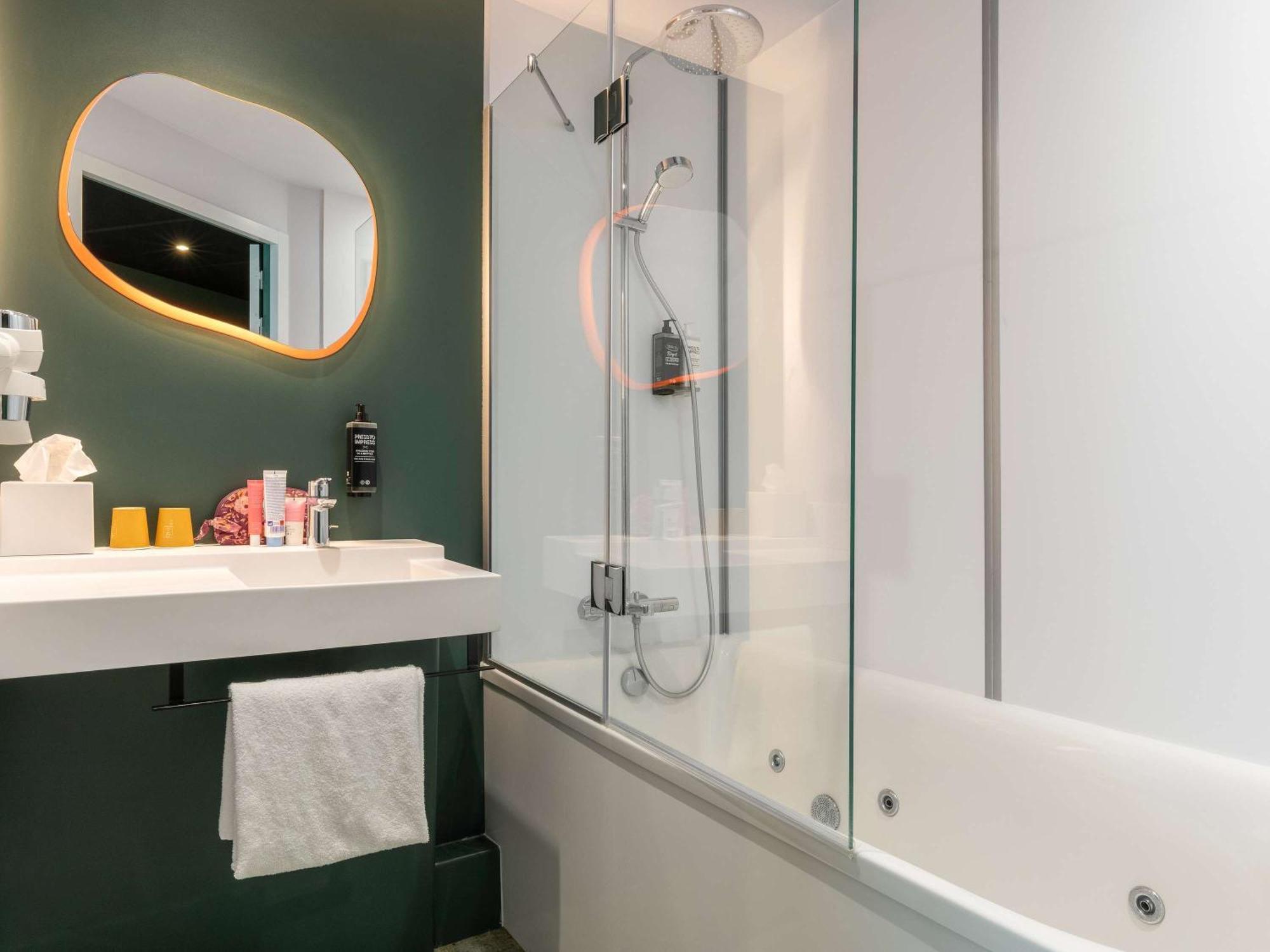 Ibis Styles Bezons Paris La Defense Exterior foto